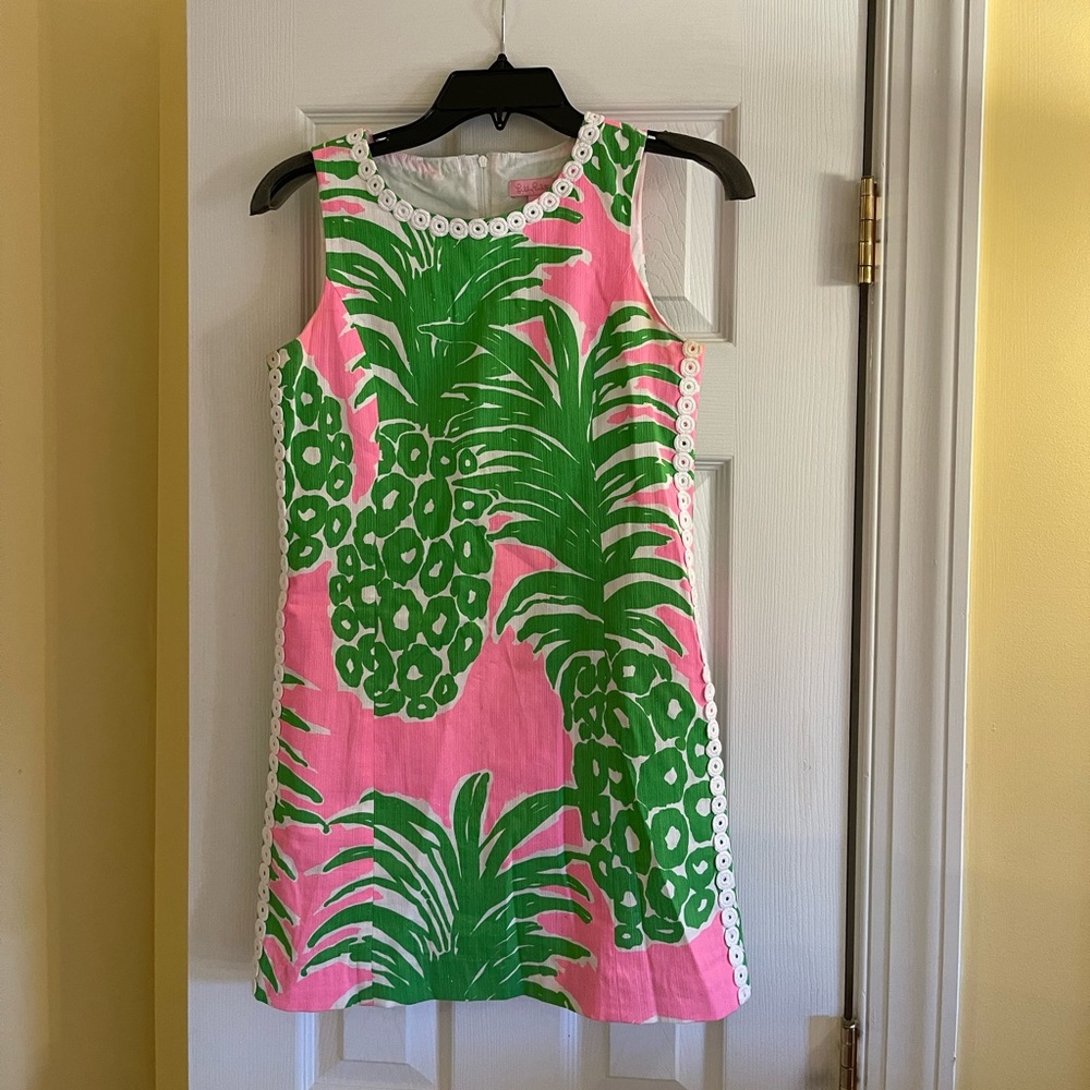 Lilly Pulitzer girls size 14 dress in EUC